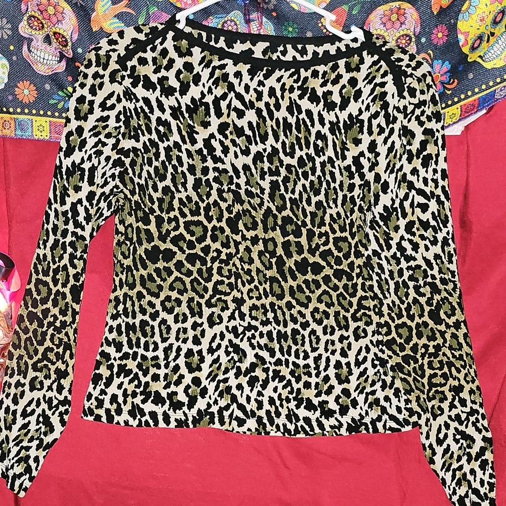 NWOT Leopard Print Lightweight And Stretchy Long Sleeve Top